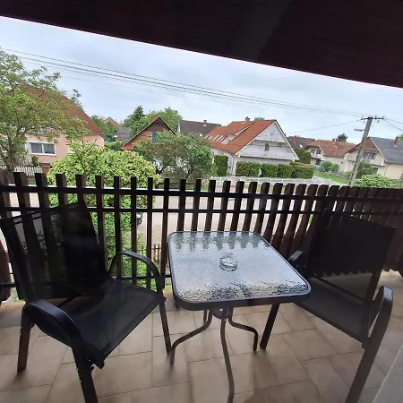 Mariza アパート バラトンサールソー